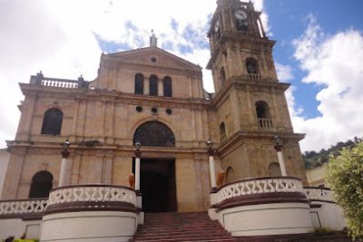PARROQUIA NUESTRA SEÑORA DEL AMPARO DE CHINAVITA