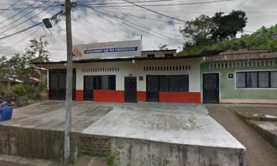 Iglesia Cristiana Ardiendo En Su Presencia
